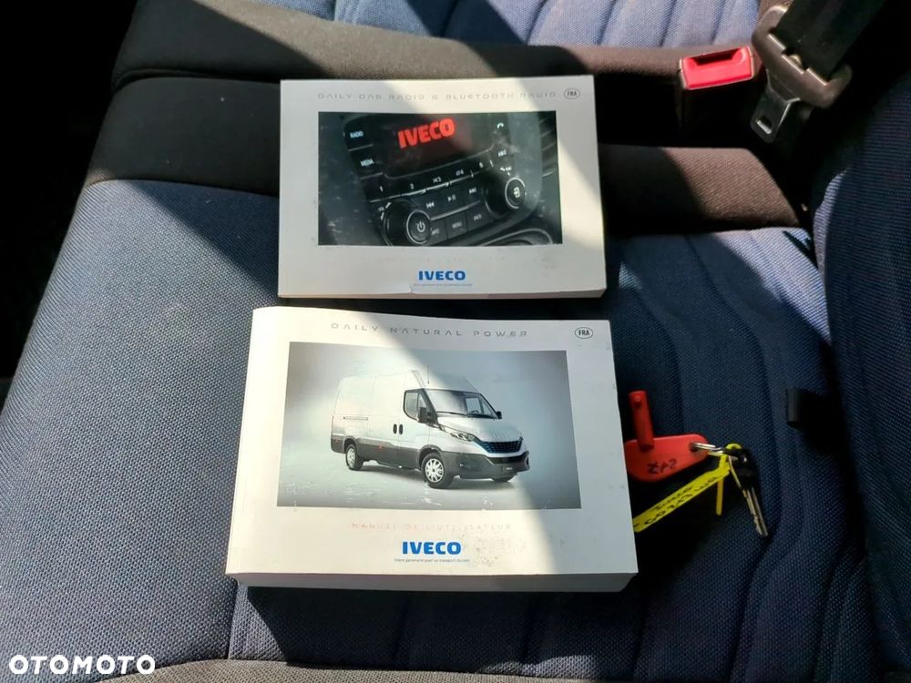 Iveco DAILY CAISSE 7T2 - 14