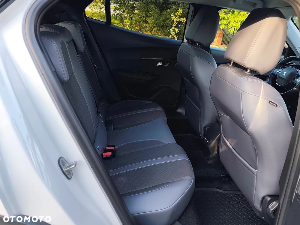 Peugeot 2008 1.5 BlueHDi Allure S&S EAT8 - 20
