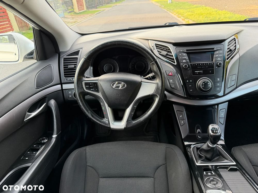 Hyundai i40 Kombi 1.6 Trend - 27
