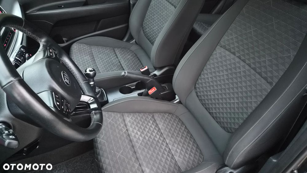 Kia Rio - 18