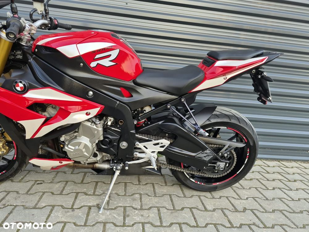 BMW S - 18