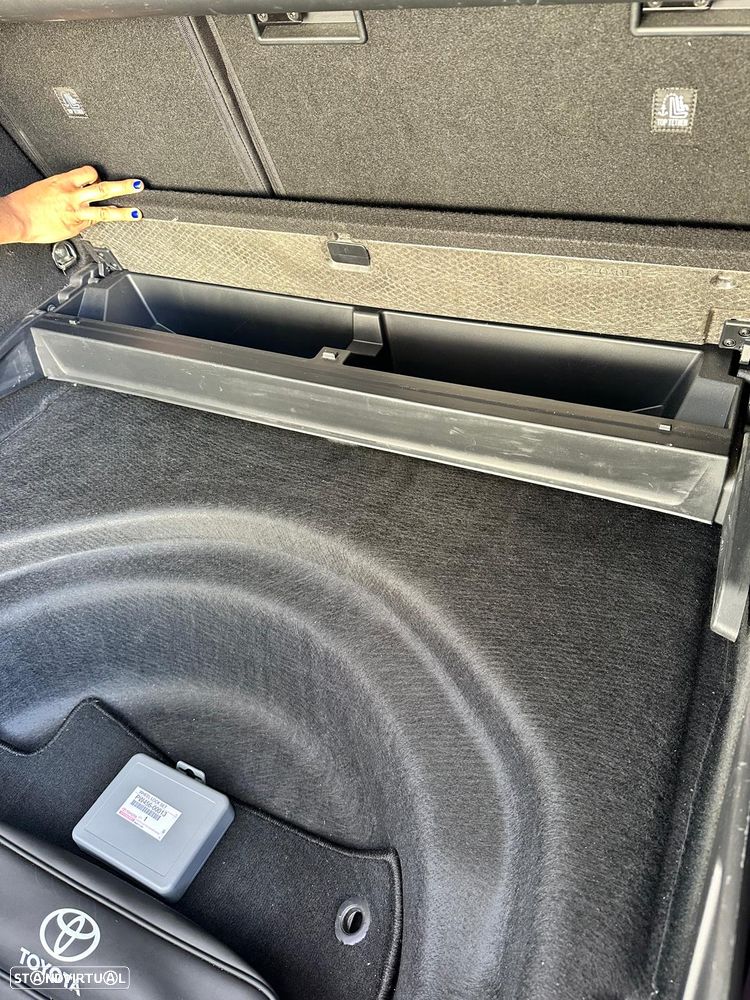 Toyota Corolla Touring Sports 1.8 Hybrid Comfort+P.Sport - 31