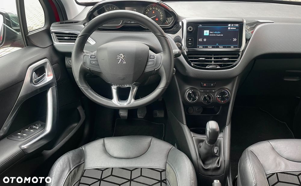 Peugeot 208 1.2 PureTech Allure - 8