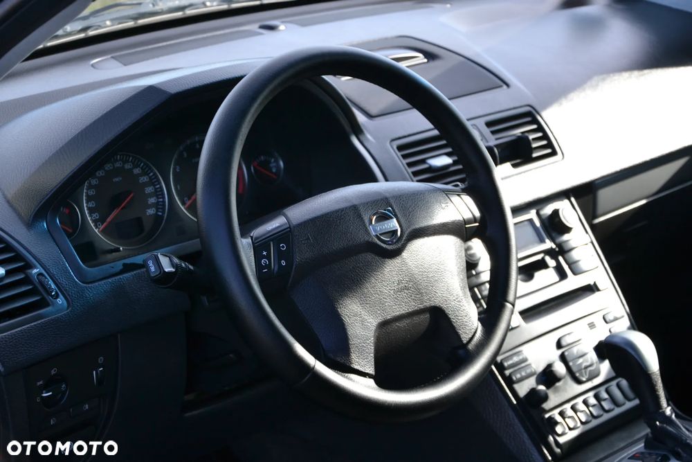 Volvo XC 90 2.5T Momentum - 2