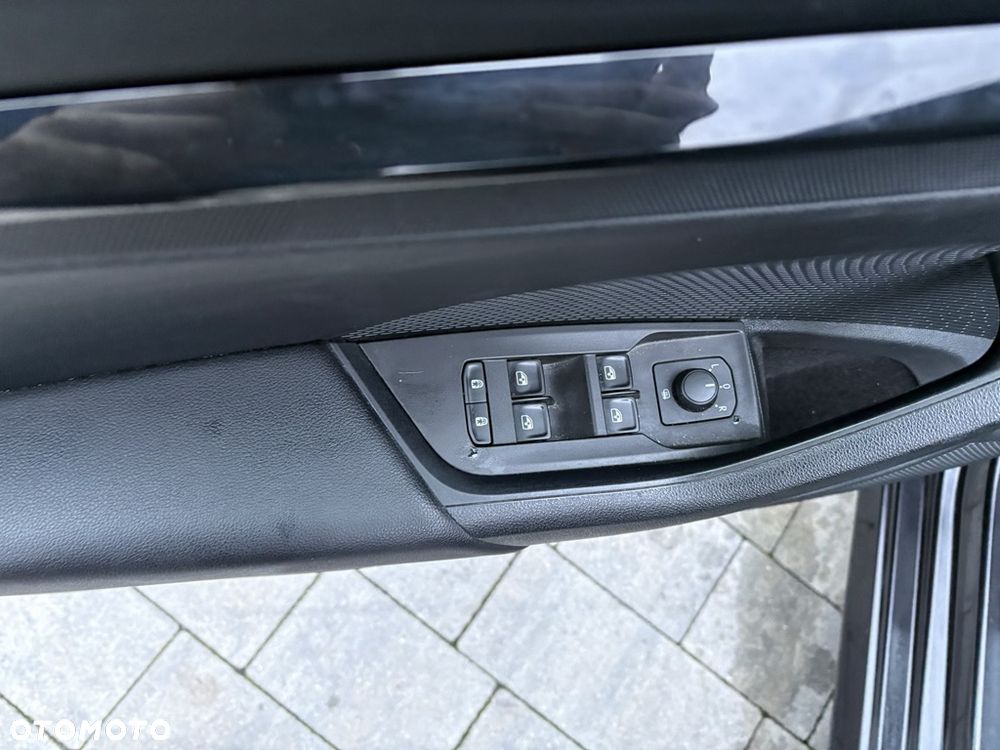 Skoda Octavia 2.0 TDI SCR Ambition DSG - 32