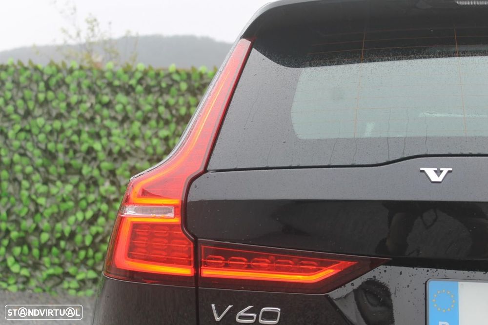 Volvo V60 2.0 T8 AWD TE R-Design - 39