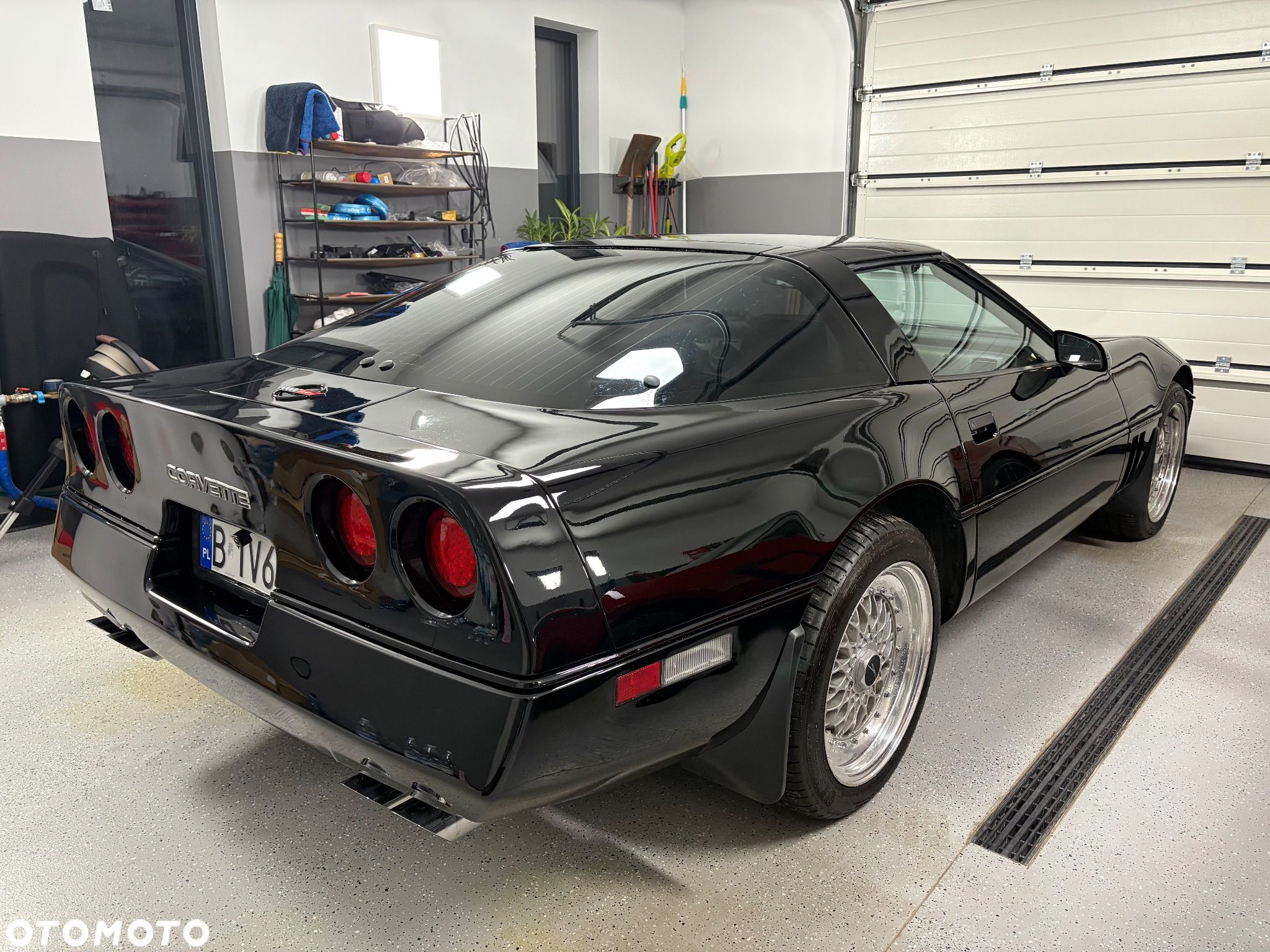 Chevrolet Corvette - 1