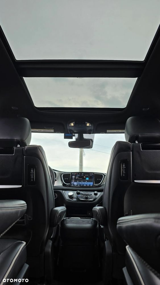 Chrysler Pacifica - 14