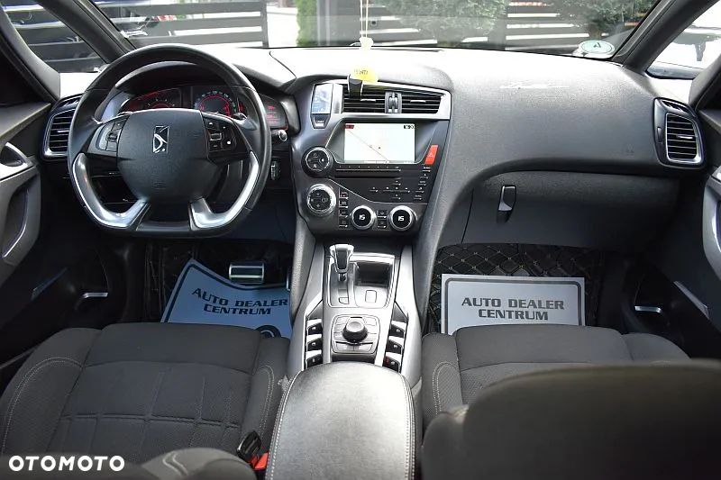 Citroën DS5 e-HDi 115 EGS6 SoChic - 25