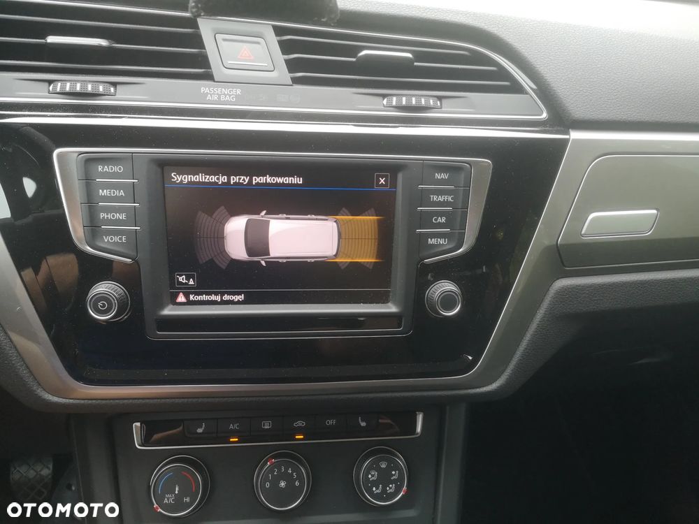 Volkswagen Touran 1.6 TDI SCR (BlueMotion Technology) Comfortline - 22