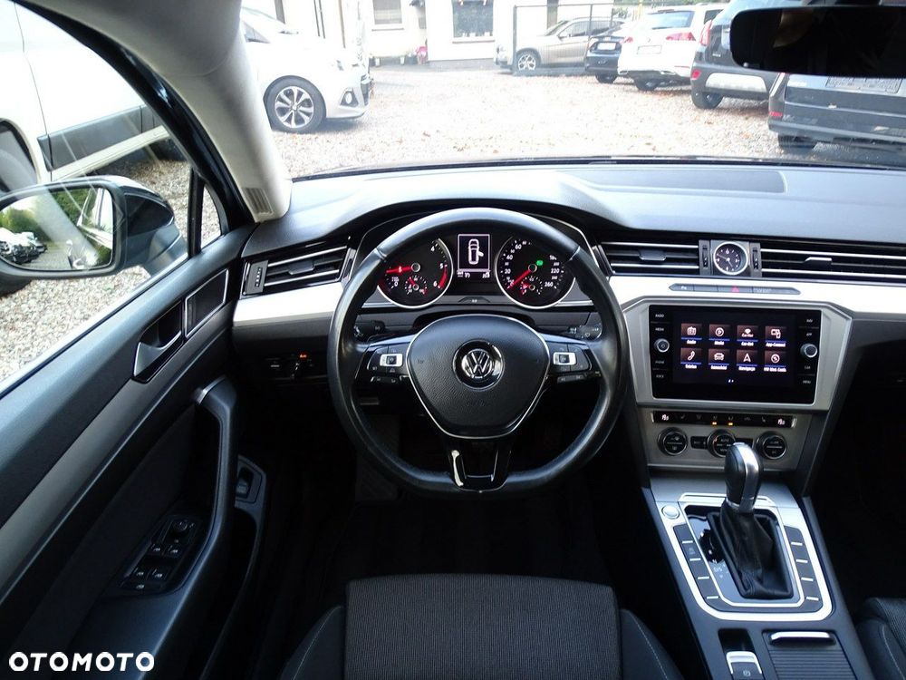 Volkswagen Passat - 22