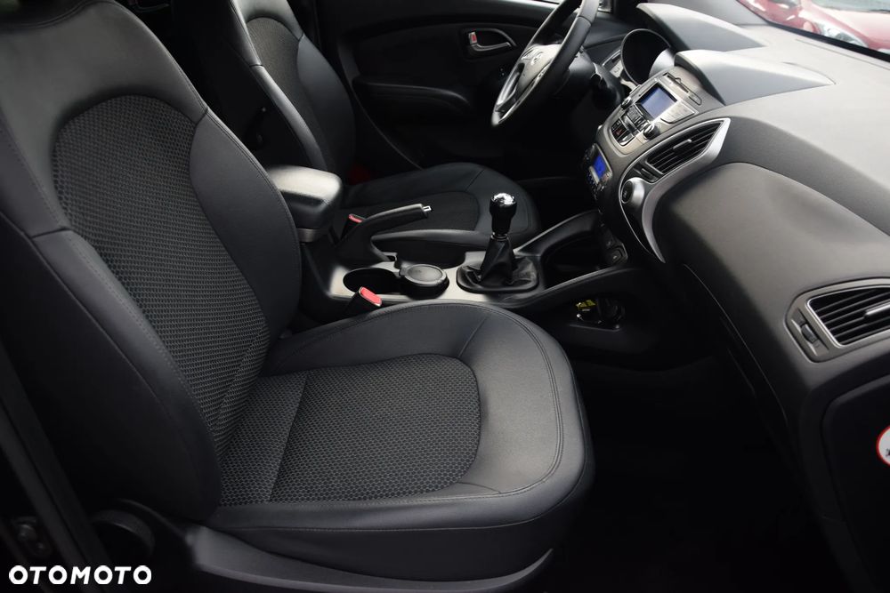 Hyundai ix35 2.0 2WD Style - 19