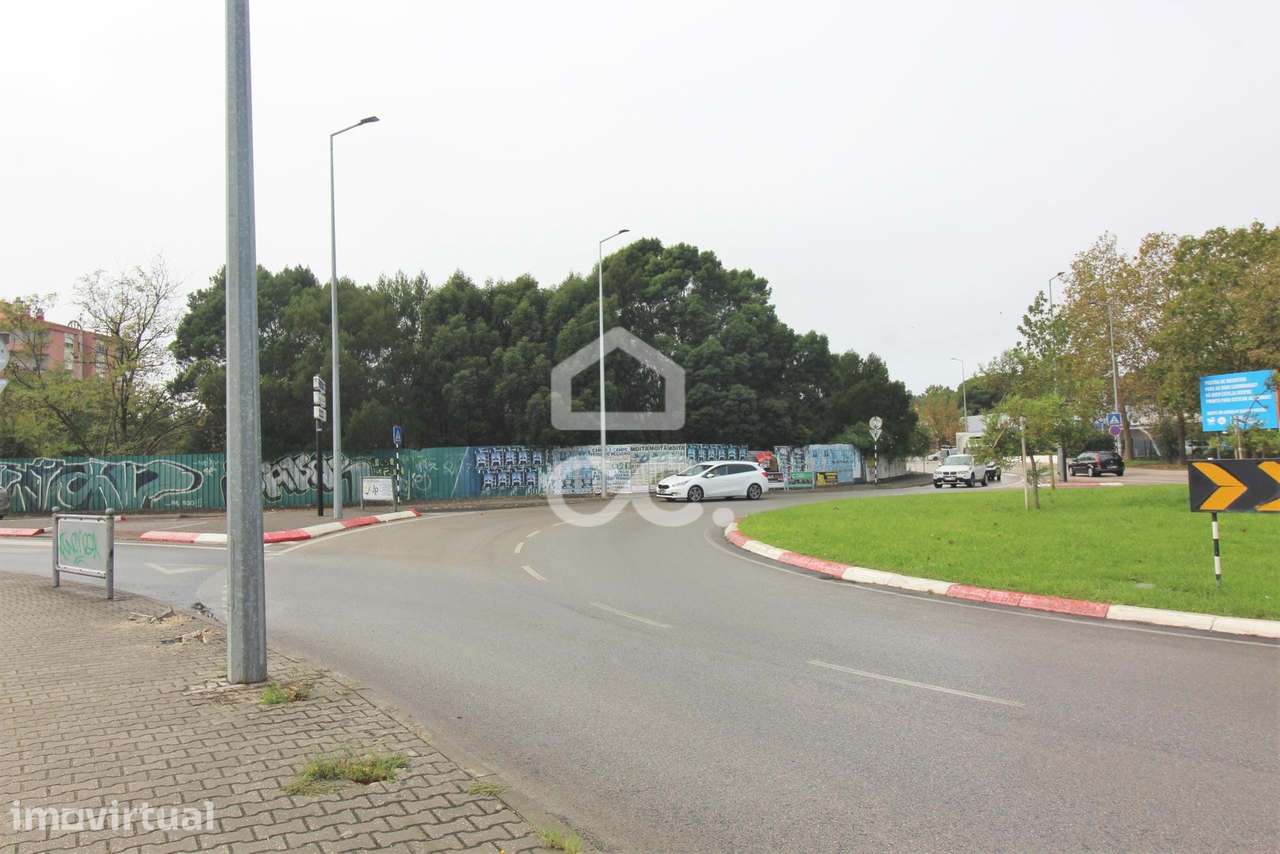 Terreno Comercial de 6800m2 em Localização Estratégica - Grande imagem: 5/19