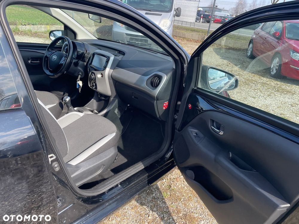 Toyota Aygo x-play - 18