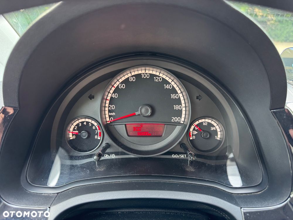 Volkswagen up! 1.0 move - 8