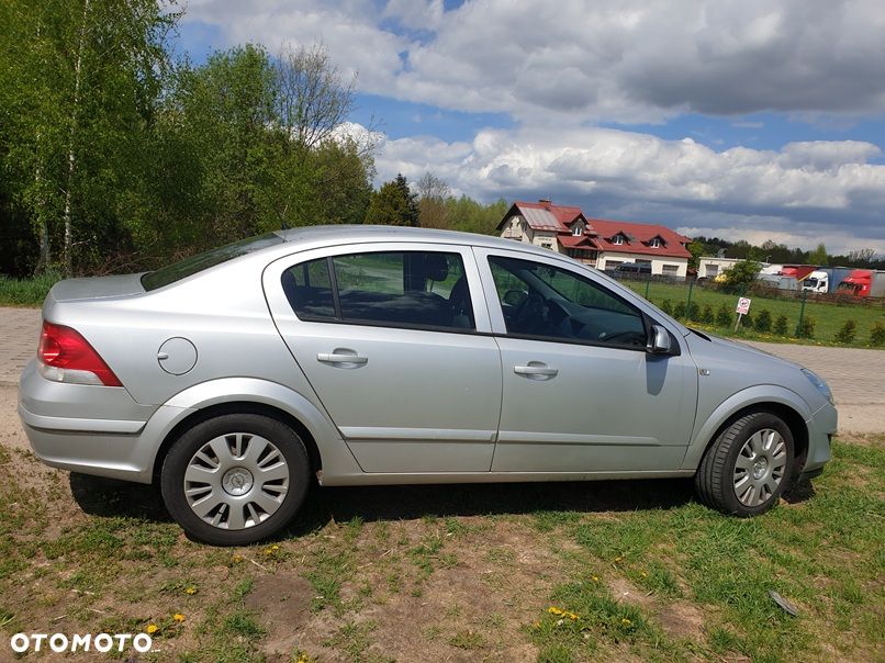 Opel Astra 1.6 Enjoy - 2