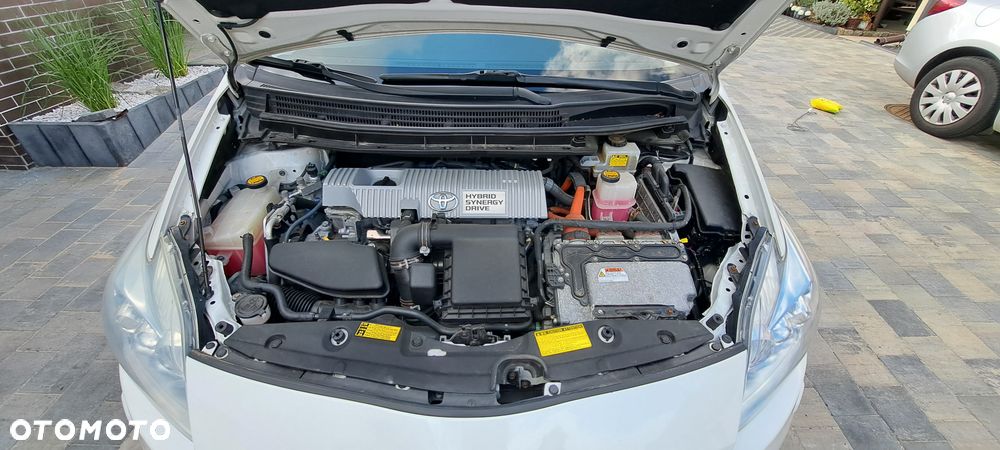 Toyota Prius (Hybrid) - 6
