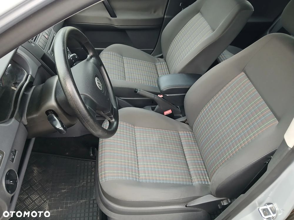 Volkswagen Polo 1.2 Entry - 16