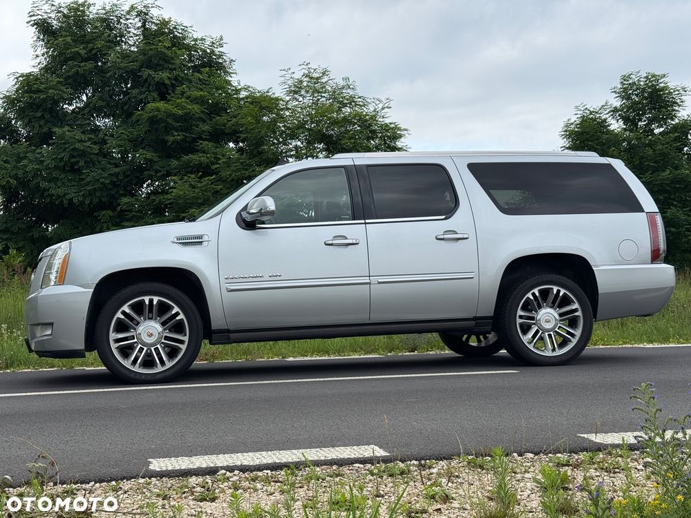 Cadillac Escalade - 16