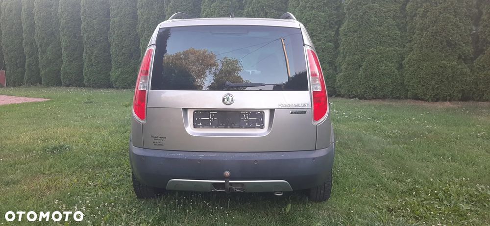 Skoda Roomster 1.6 16V Scout PLUS EDITION - 19