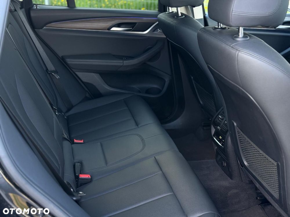 BMW X3 xDrive20i Advantage sport - 26
