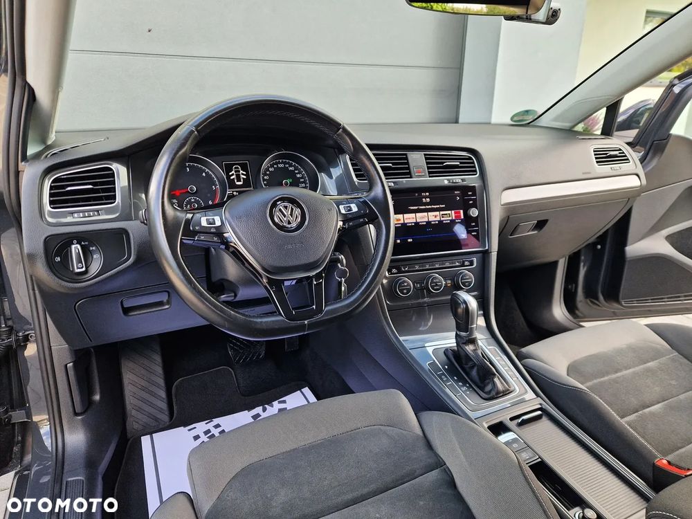 Volkswagen Golf - 15