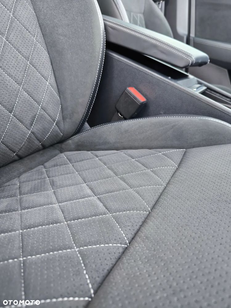 Skoda Superb 2.0 TDI SCR Sportline DSG - 39