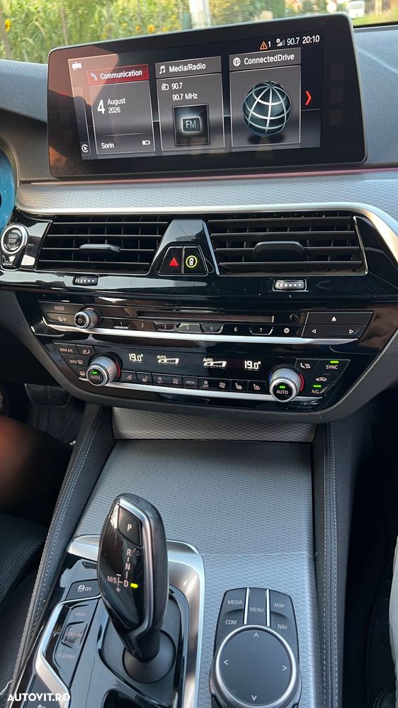 BMW Seria 5 530d xDrive Aut. - 9