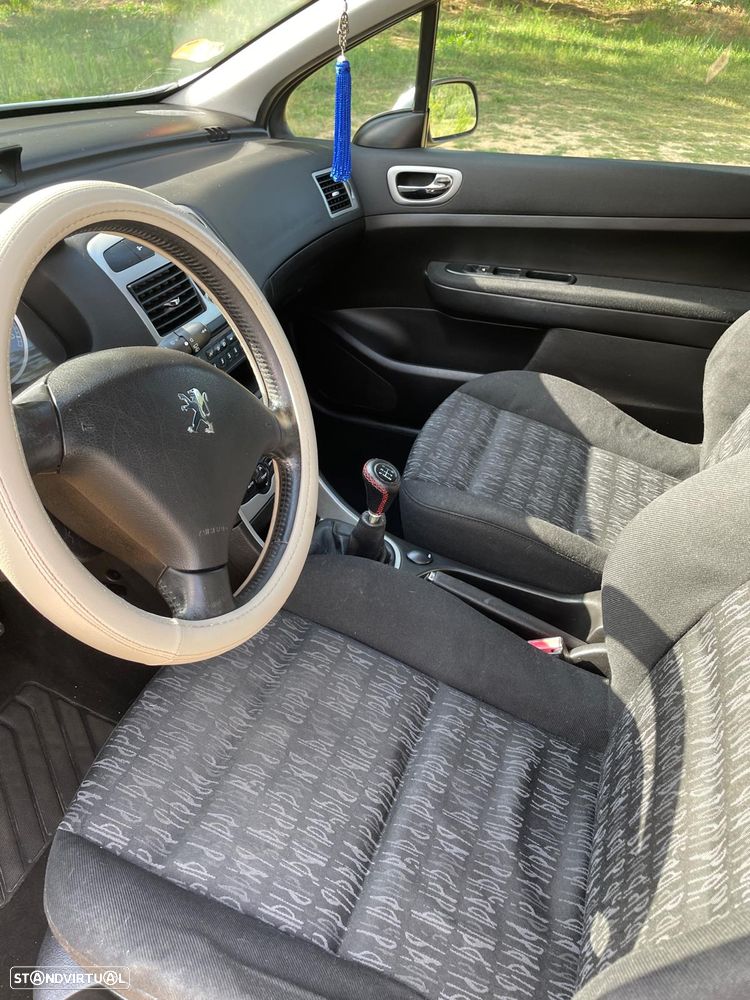 Peugeot 307 1.6 HDi Premium - 16