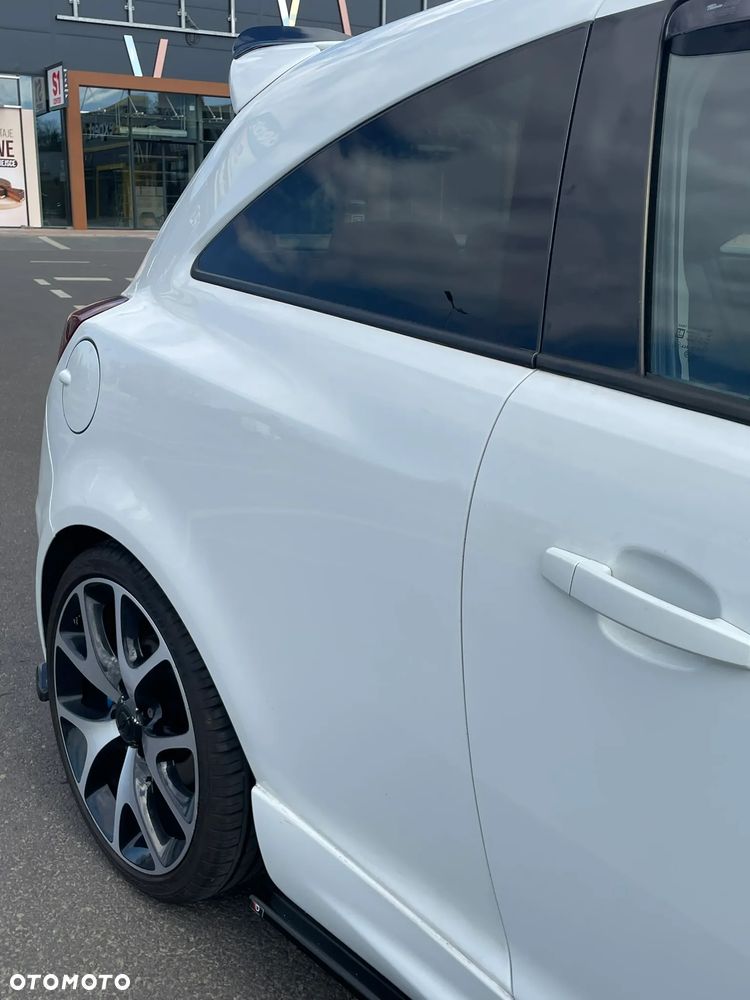 Opel Corsa 1.6T OPC - 2
