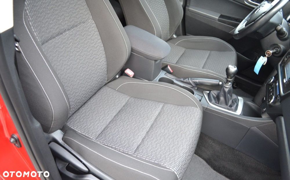 Toyota Auris 1.33 VVT-i Terra - 35