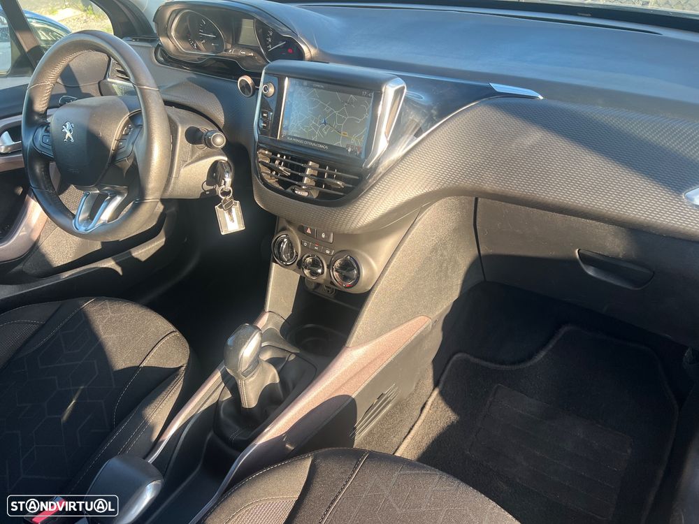 Peugeot 2008 1.2 PureTech Style - 9