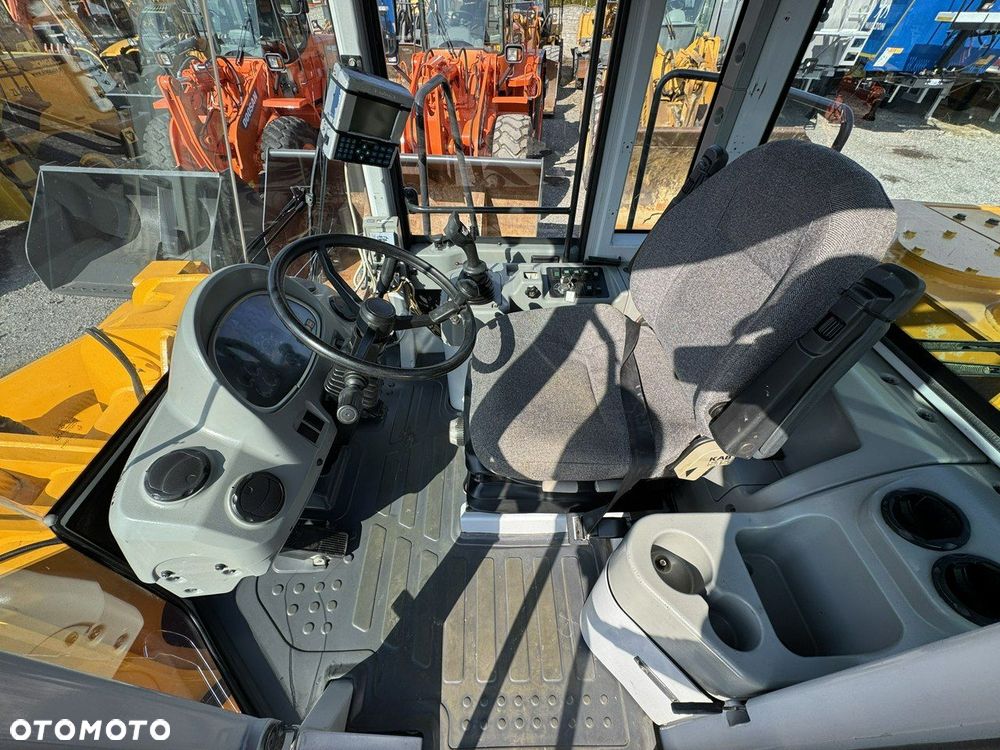 Hyundai HL770-7A - 25