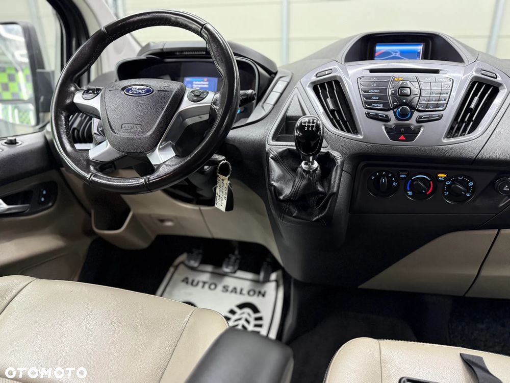 Ford Tourneo Custom 310 L2H1 VA Titanium - 32