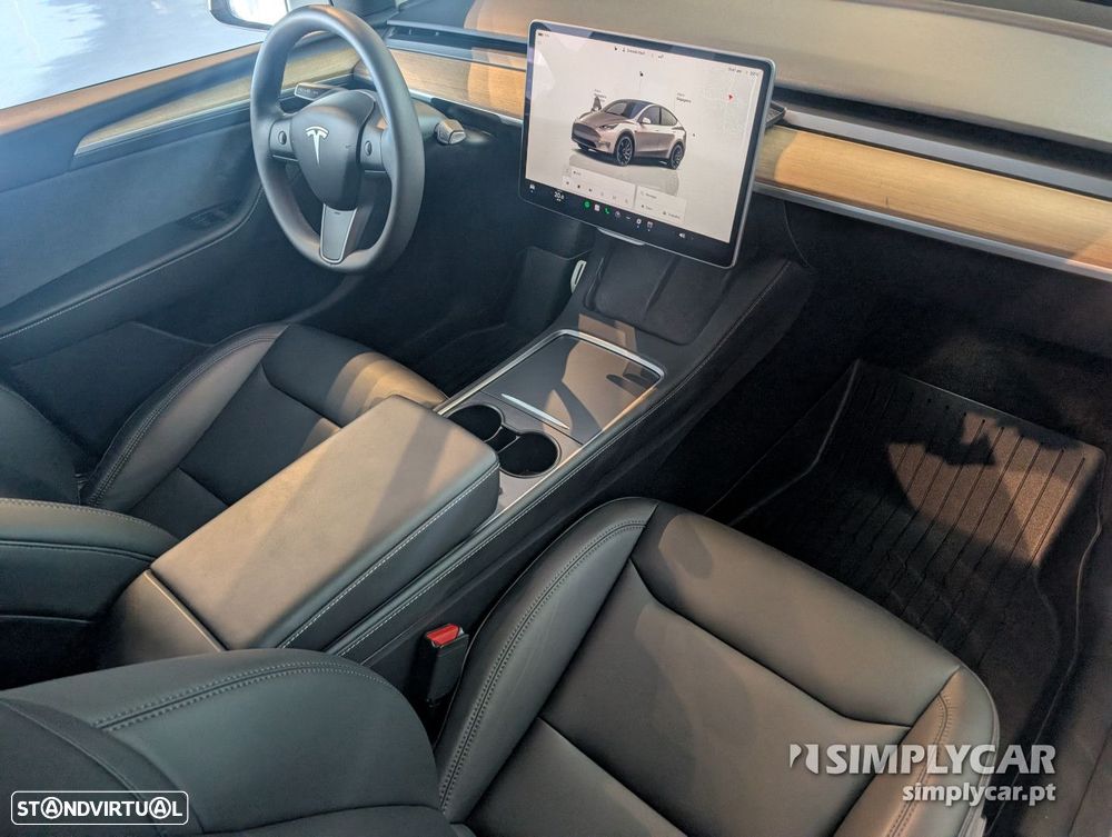 Tesla Model Y Performance Dual Motor AWD - 9