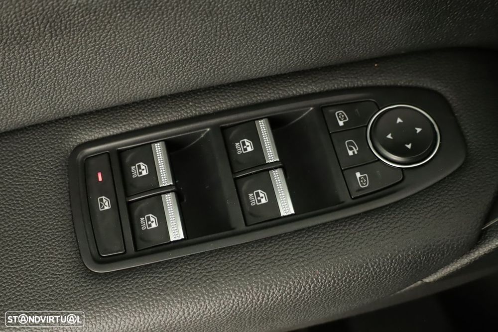 Renault Captur 1.0 TCe Techno Bi-Fuel - 19