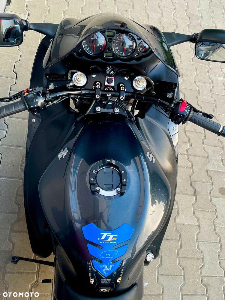 Suzuki GSX-R - 16