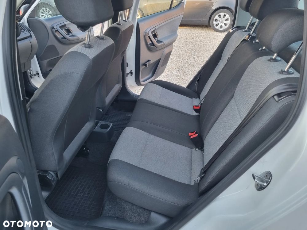 Skoda Fabia 1.2 HTP Active - 11