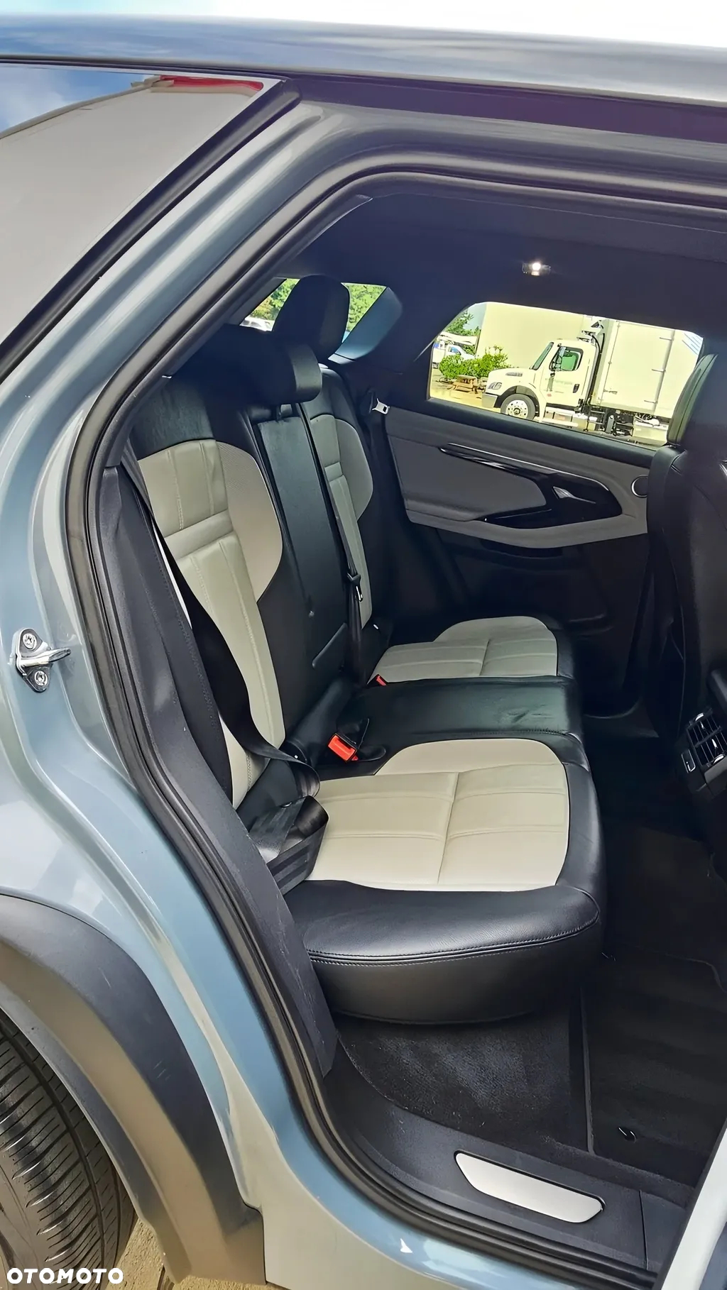 Land Rover Range Rover Evoque - 12