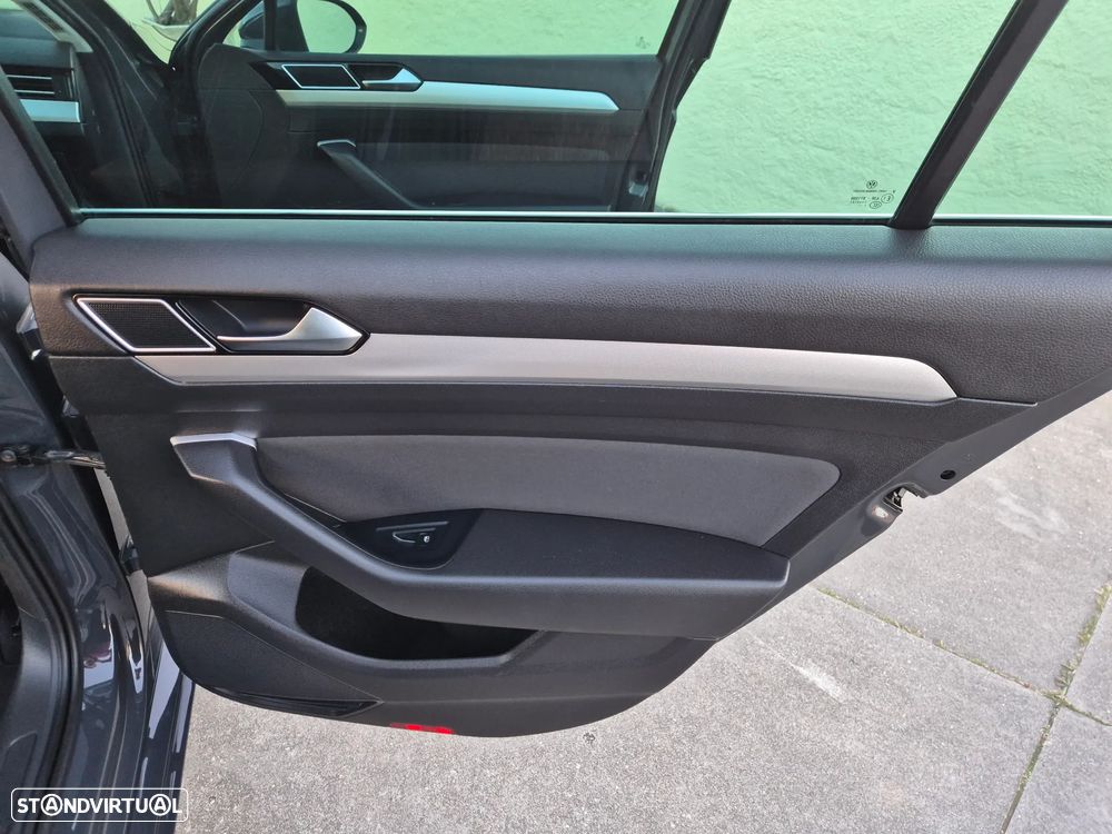 VW Passat Variant 2.0 TDI Confortline - 42