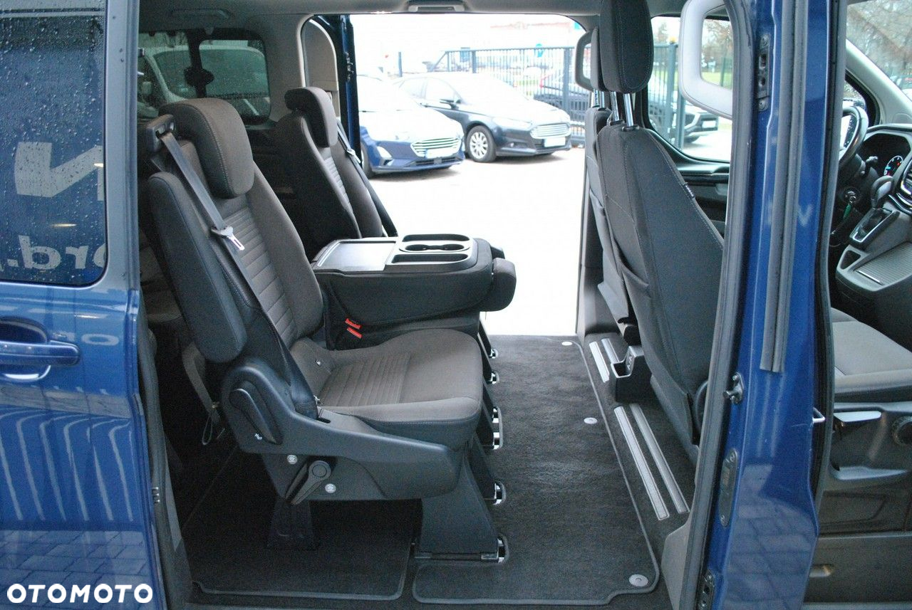 Ford Tourneo Custom - 30