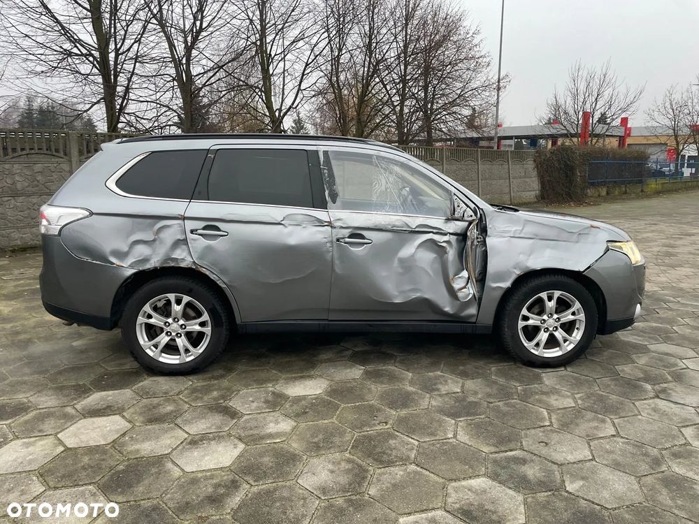 Mitsubishi Outlander 2.2 DI-D 4WD Plus - 6