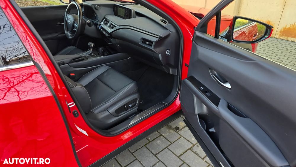 Lexus UX 250h 2.0L HEV 20H- (178 HP) 4X4 CVT Luxury - 19