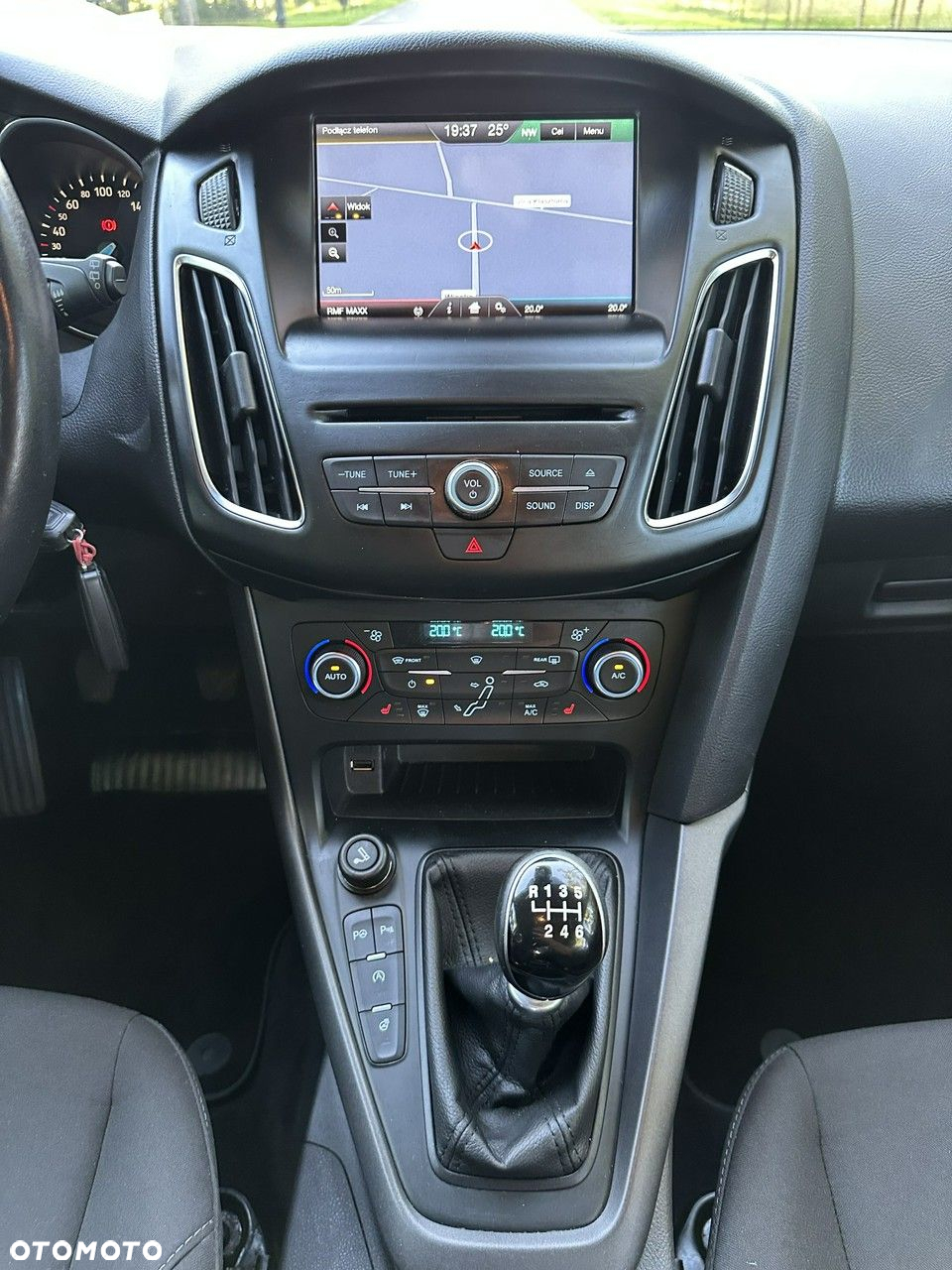Ford Focus - 36