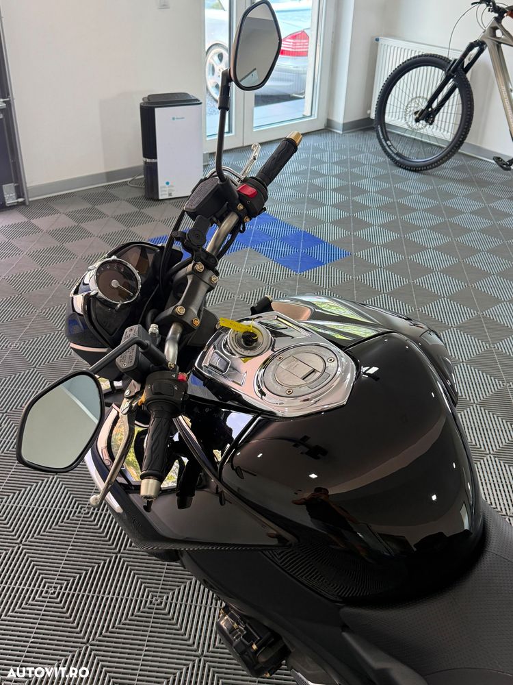 Suzuki GSX 1300 B-King - 3
