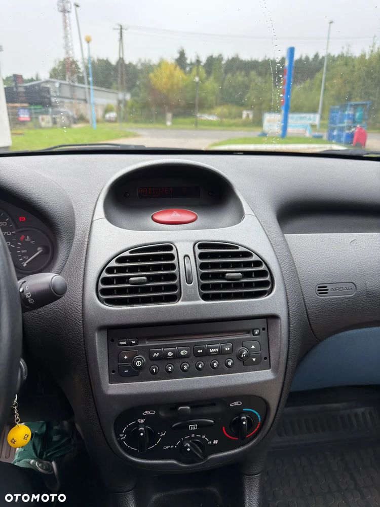 Peugeot 206 - 13