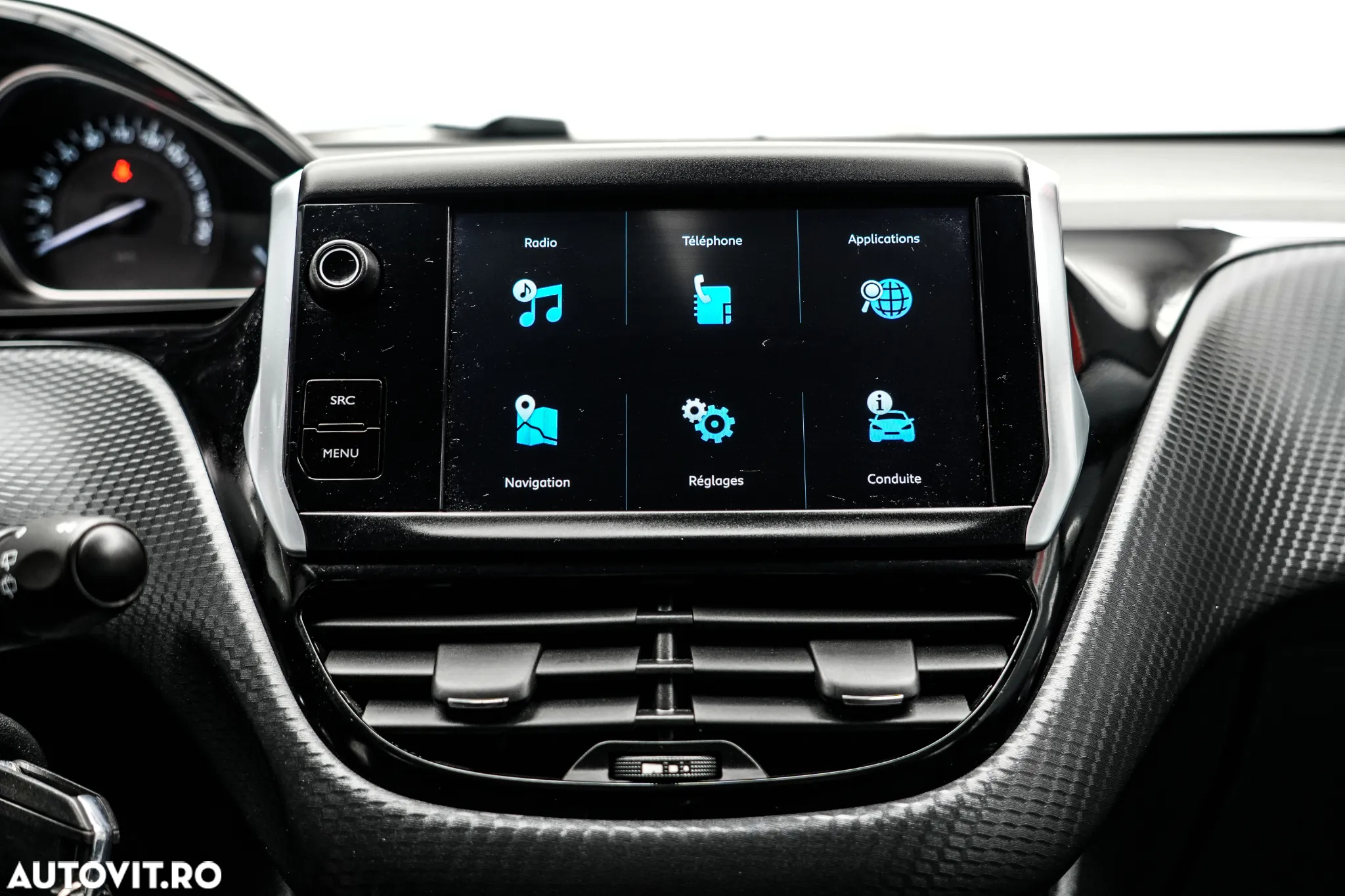 Peugeot 2008 1.2 PureTech Turbo EAT6 S&S Allure - 23
