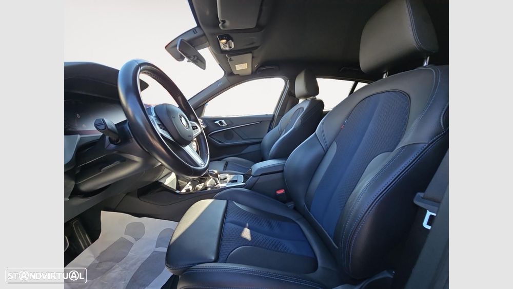 BMW 116 d Pack Desportivo M Auto — fotografia 10