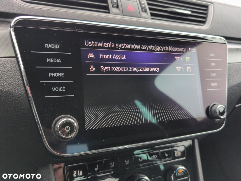 Skoda Superb 1.5 TSI Sportline DSG - 31