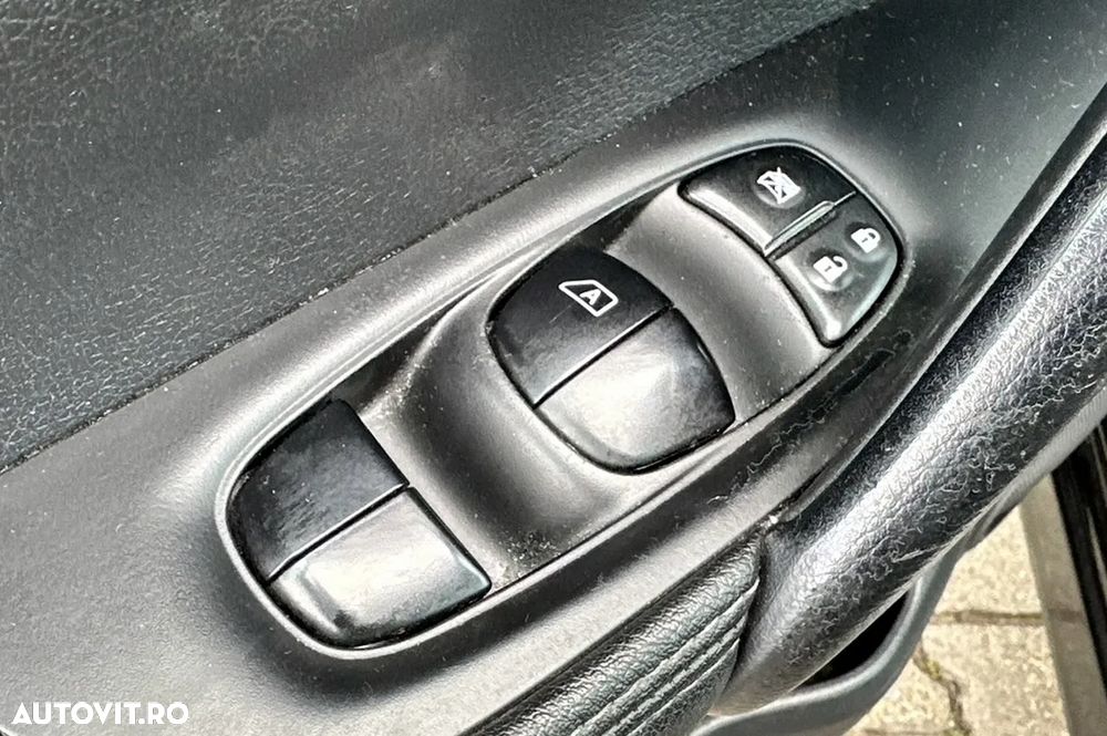 Nissan Qashqai 1.6 DCI Xtronic TEKNA - 39